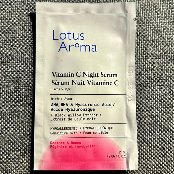 Brightening Skincare Set | 10 Products - Picture 10 of 11